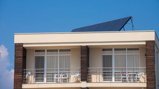 Balcony-Mounted Solar Panels for Energy Efficiency: A Comprehensive Guide