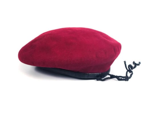 What Are the Benefits of Choosing a Wool Beret Over Other Materials?