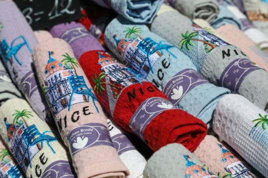 What Colour Towels are Easiest to Keep Clean: A Complete Guide