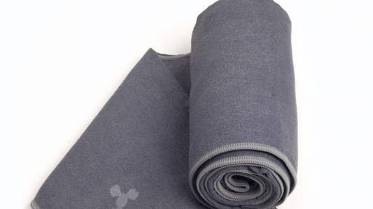 Microfiber Yoga Towel with Non-Slip Backing – Soft and Absorbent for Enhanced Practice