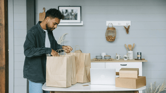 The Benefits of a Clothing Paper Bag