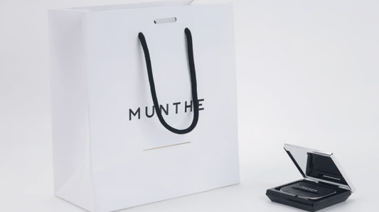 Paper Bag with Rope Handle for Essential Oil: Practicality Meets Eco-Friendly Elegance