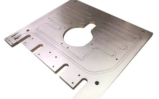 Descubriendo los beneficios de la soldadura de placa fría líquida al vacío
