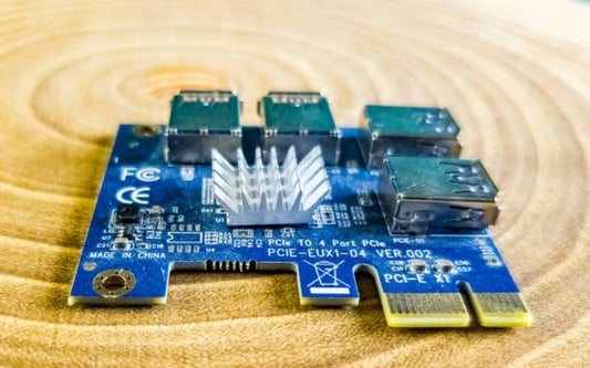 Sistema de enfriamiento de placa fría: enfriamiento eficiente de componentes electrónicos con alta densidad de calor