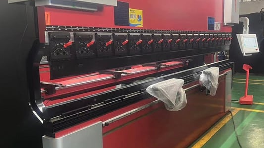 The Comprehensive Guide to Hydraulic Bending Machines: Functionality, Benefits, and Applications