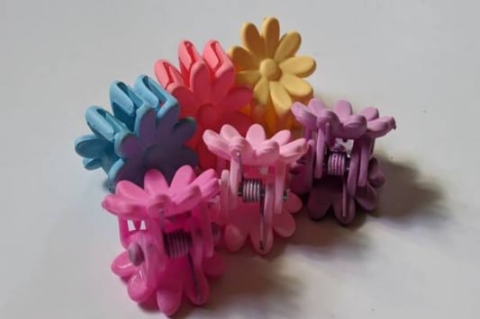 10 Things You Need to Know About Vintage Plastic Hair Clips