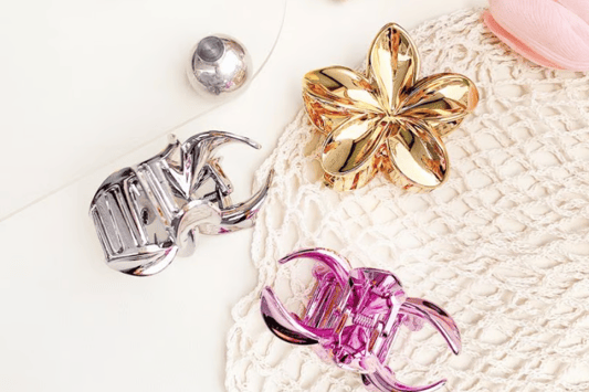 Discover the Beauty of Flower Shaped Plated Metal Colors Plastic Claw Clip