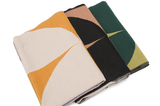 The Timeless Appeal of the Geometric Pattern Winter Scarf