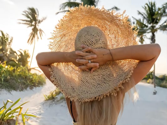 How to wear a straw hat