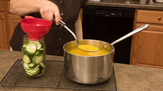 Kitchen Essentials: The Most Popular Cookware Brands Recommended in 2025