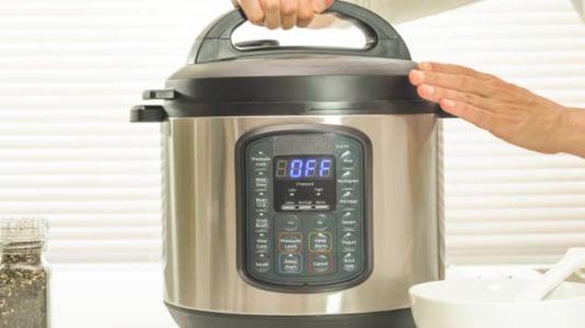 Precautions for Safe Use of Cookware: Avoid Common Cooking Accidents