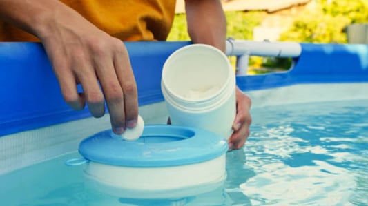 Does a Floating Chlorine Dispenser Work? A Comprehensive Guide