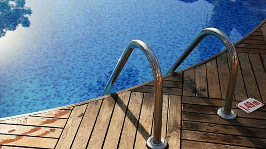 Deck to Pool Ladder: A Comprehensive Guide to Choosing the Best Ladder for Your Pool