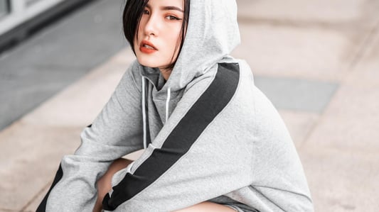 What is the Difference Between a Zip Hoodie and a Pullover Hoodie?