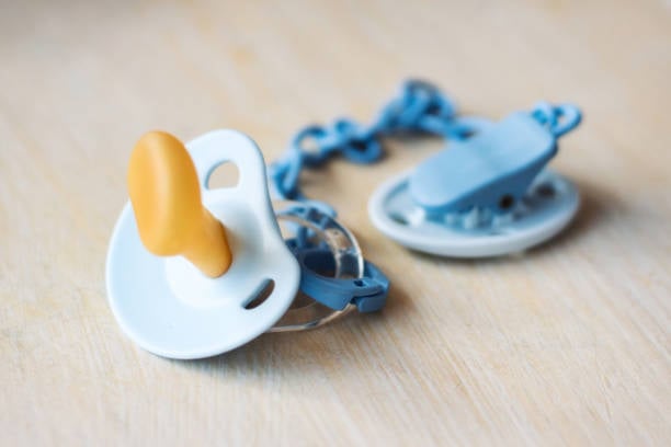 Silicone Pacifier: A Comprehensive Guide to Choosing the Best Pacifier for Your Baby