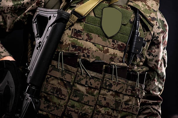 Advanced Tactical Plate Carrier For Versatile And Minimalistic Protection