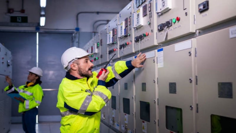 What are the components of a switchgear?