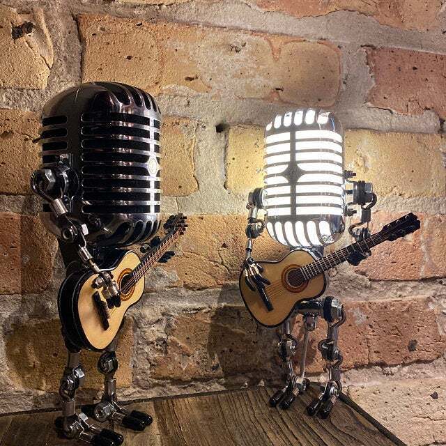 (Buy 2 Free Shipping)🎁Vintage Metal Microphone Robot Desk Lamp Get