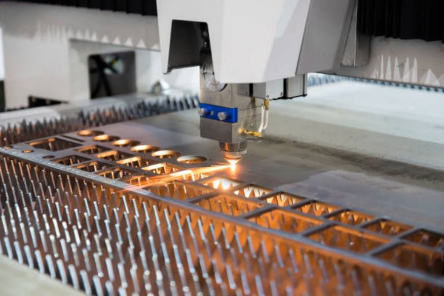 Choosing the Right CNC Machine Manufacturer for Your Business