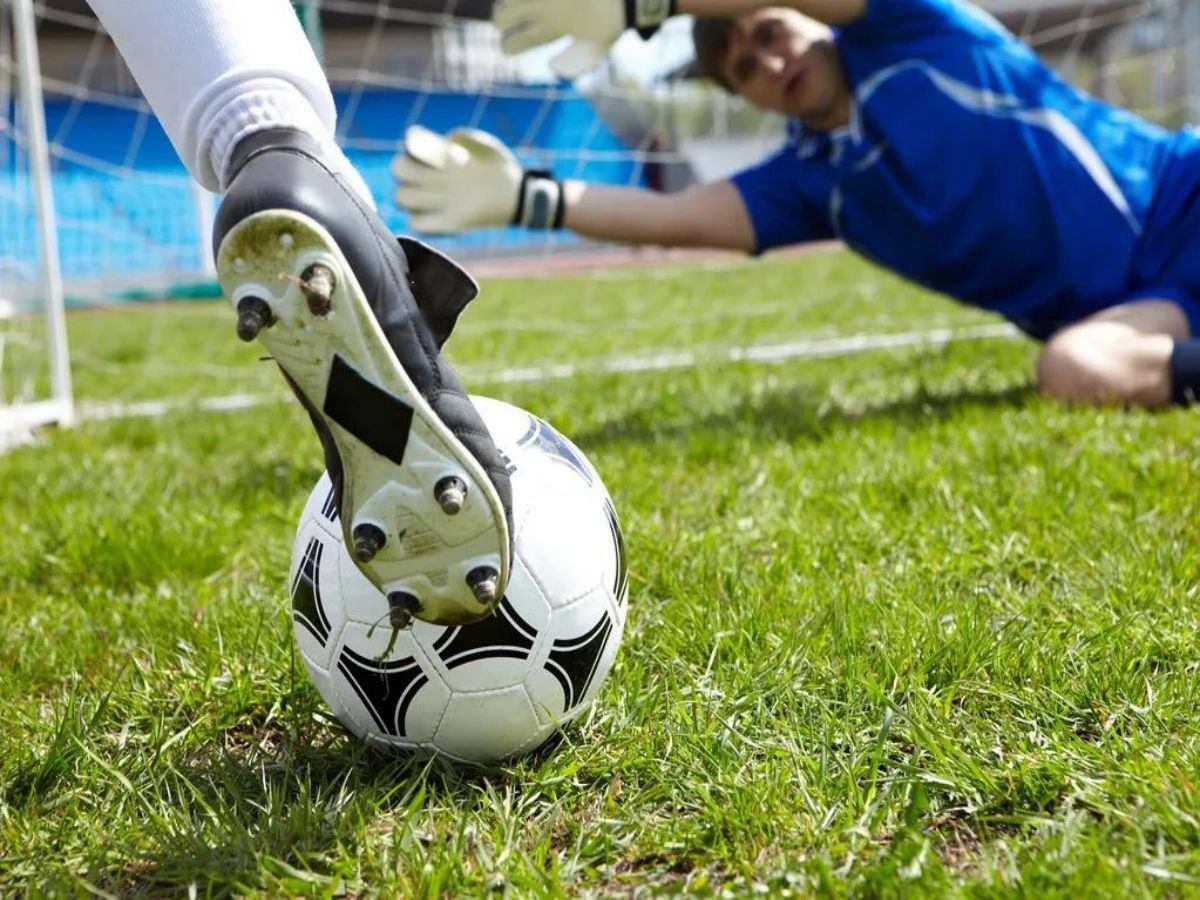How to Choose the Best Custom Soccer Shoes for Optimal Performance