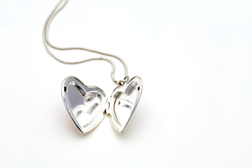 The Beauty of Silver Necklaces With Pink CZ Gold Plating Heart and How to Choose the Perfect One